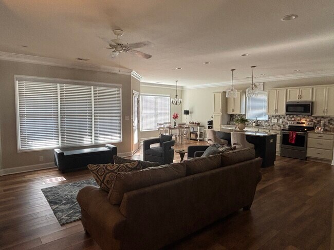 Foto del edificio - 1155 Stoney Ridge Blvd