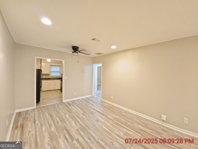 Foto del edificio - 221 Williamson Mill Rd
