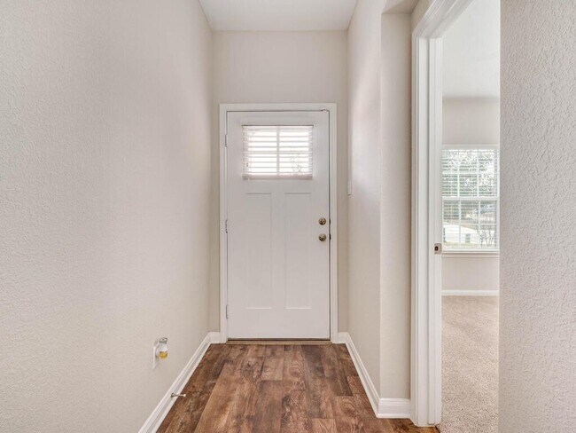 Foto del edificio - 688 Donegal Ln