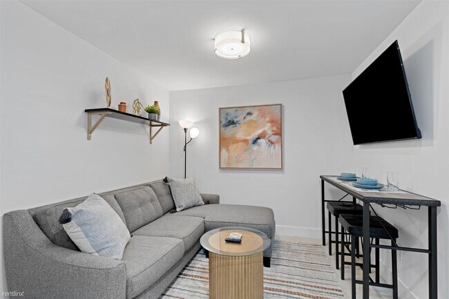 Foto del edificio - 1 br, 1 bath House - 3820 Northwest 7th Av...