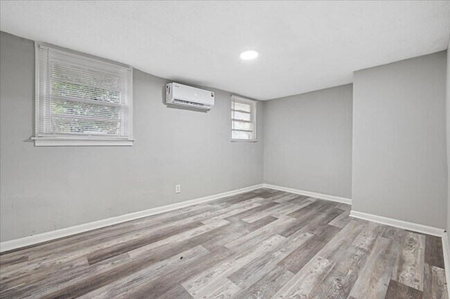 Foto del edificio - Cozy 3-Bedroom, 1-Bathroom Ground Floor Un...