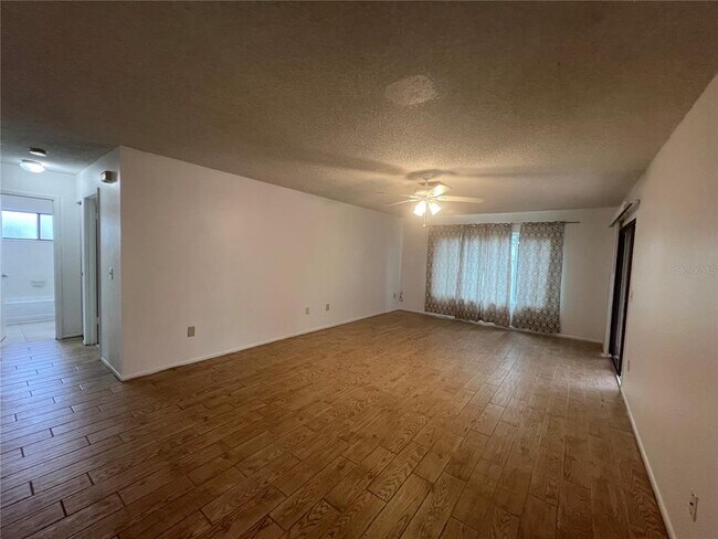 Foto del edificio - 3703 Suburban Ln