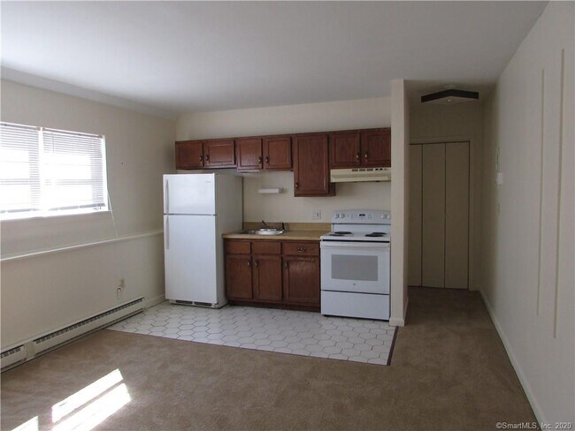 Building Photo - 73 Belair Dr