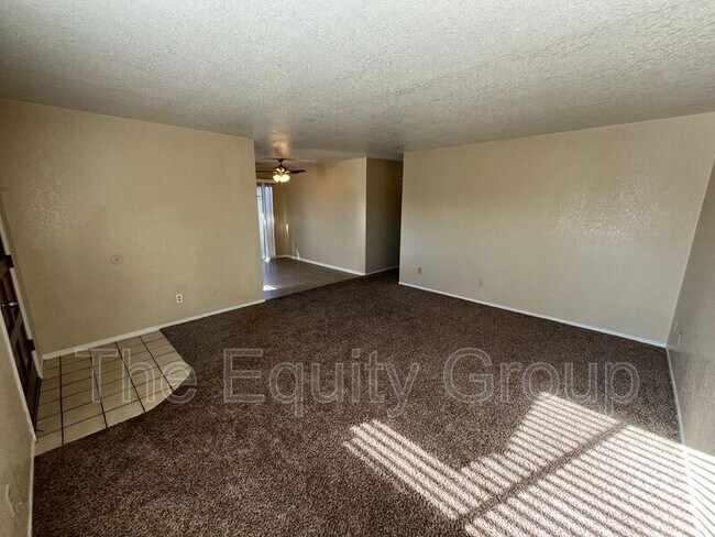 Building Photo - 1040 Stonegate Cove Dr