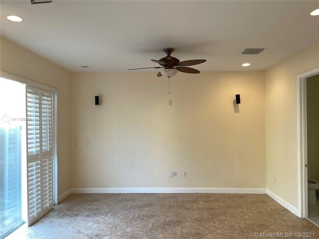 Building Photo - 8655 Blaze Ct