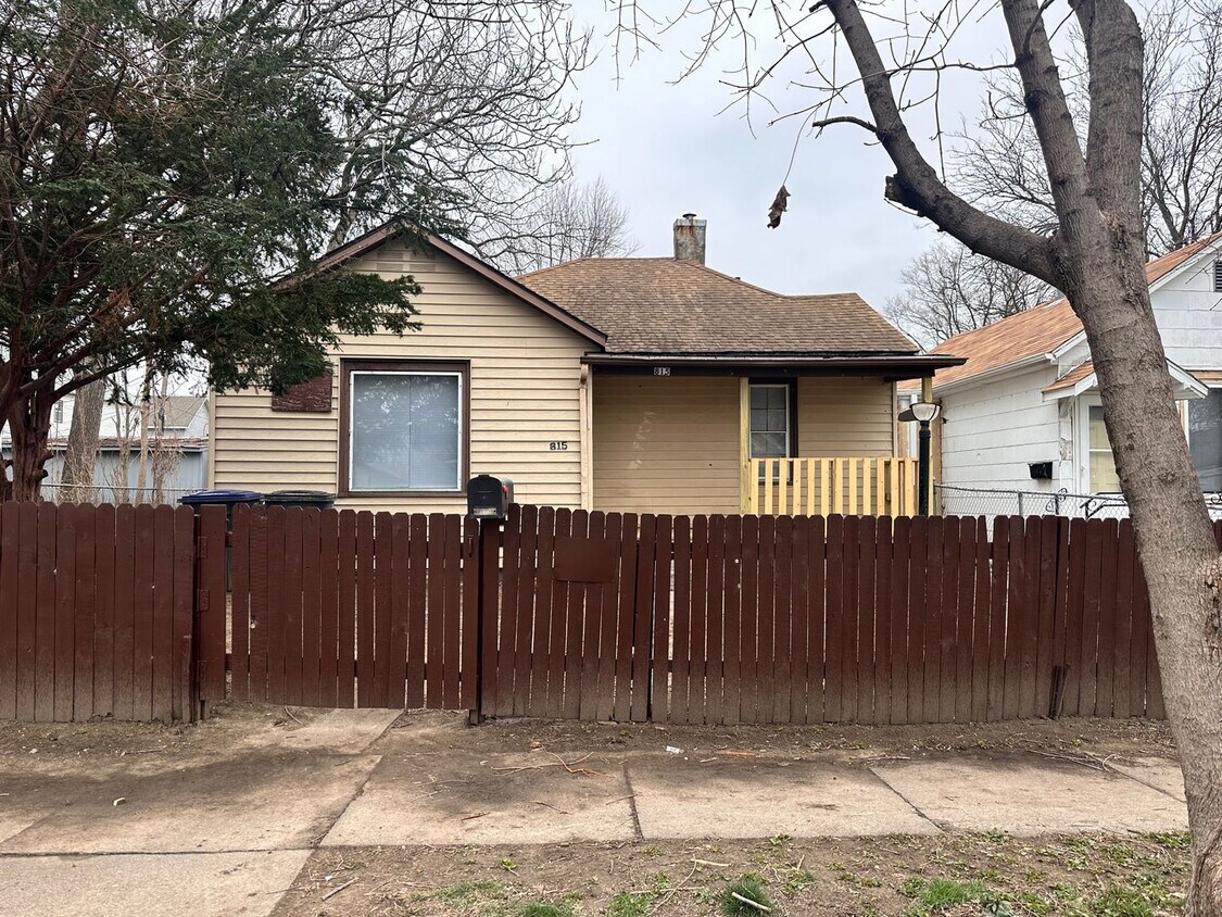 Primary Photo - 2Bed/1Bath Home
