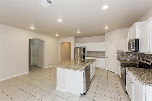 Building Photo - 9430 Smoke Tree Dr