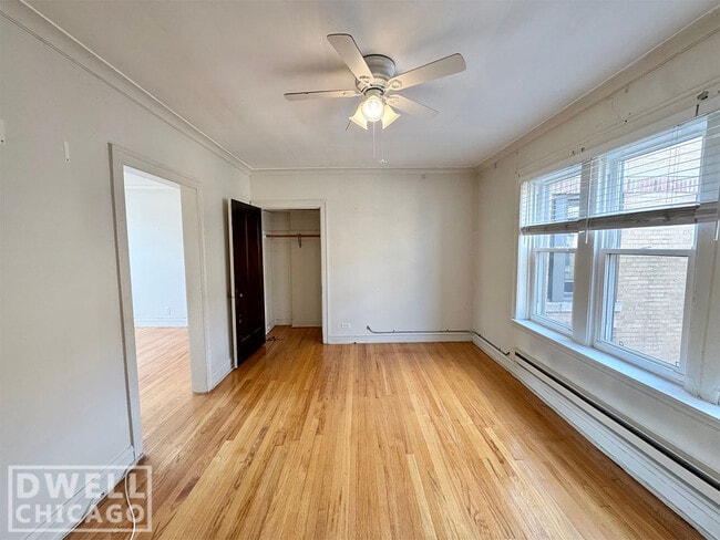 Building Photo - 4208 N Clark St