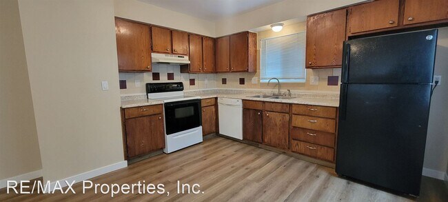 Building Photo - 2 br, 1 bath House - 1225 N Chestnut St