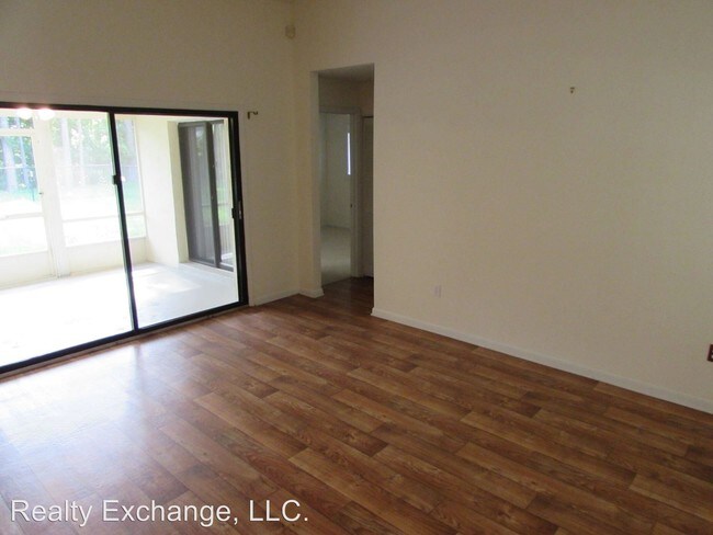 Building Photo - 14 Bracken Ln