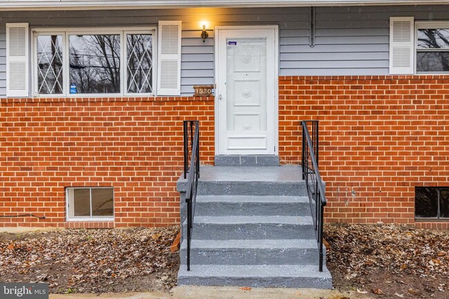 Building Photo - 1320 Woodlark Dr