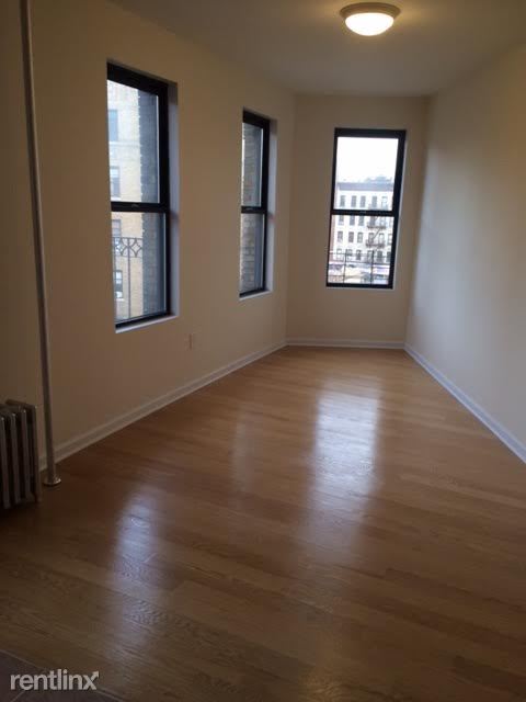 Building Photo - 620 W 170th St