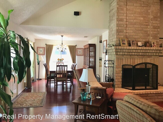 Foto del edificio - 4 br, 2 bath House - 7913 Cahill Drive