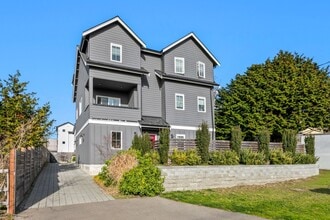 Building Photo - 206 N 100th St