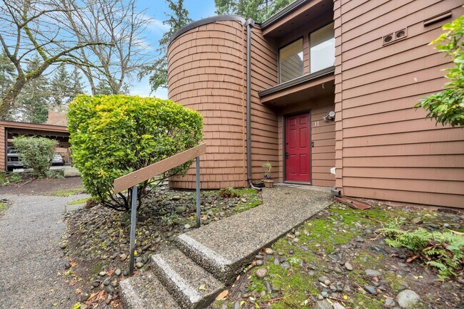 Foto del edificio - Great 1bed 1bath Location in Kirkland! Parking and W/S/G included in rent