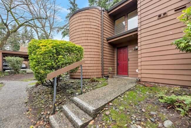 Photo - Great 1bed 1bath Location in Kirkland! Parking and W/S/G included in rent Apartment