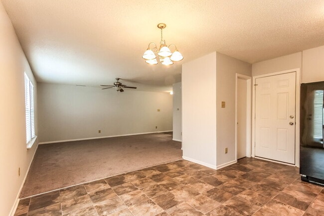 Foto del edificio - 1919 Orchid Bloom Ln