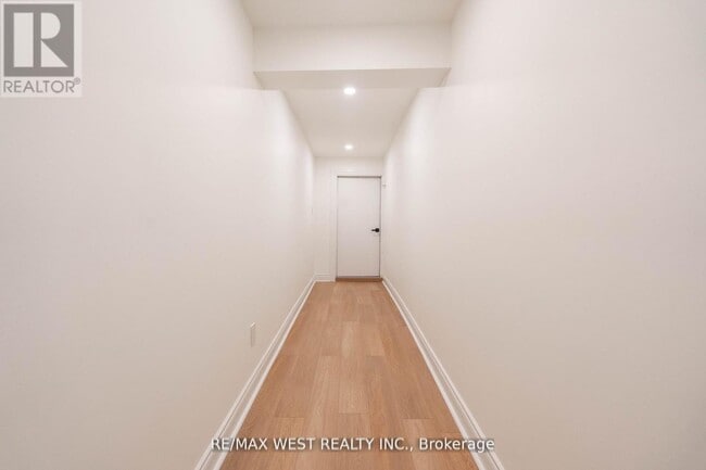 Building Photo - 75 Wright Crescent