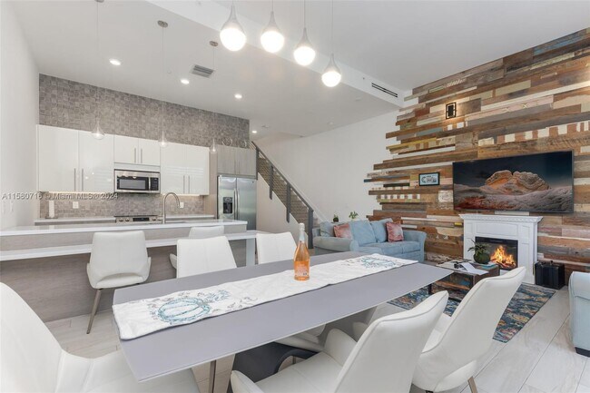 Foto del edificio - 812 NW 44th Ter