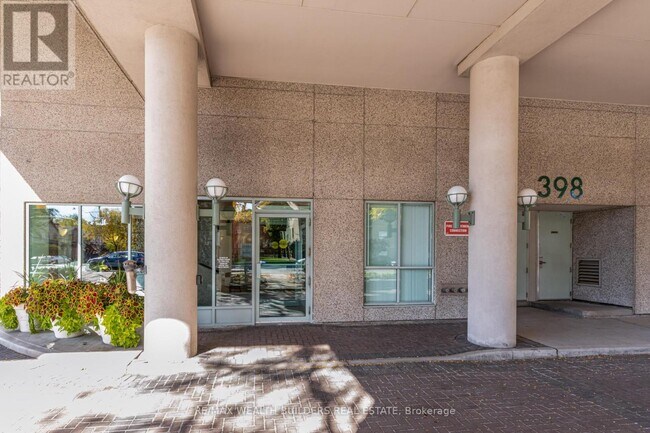 Photo du bâtiment - 398 Eglinton Ave E