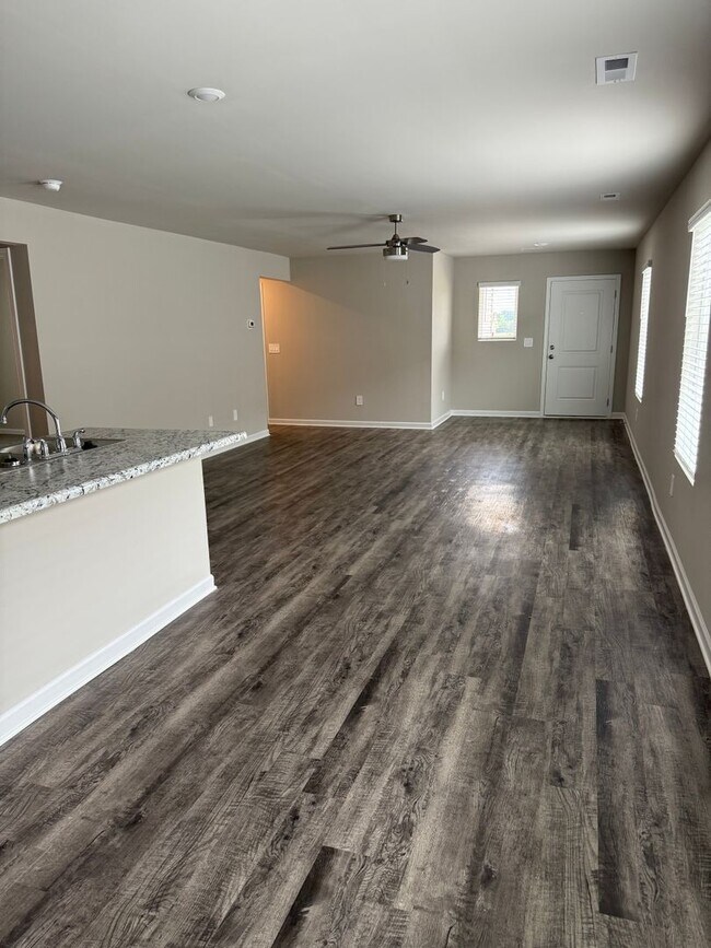 Foto del edificio - 4134 River Bend Rd