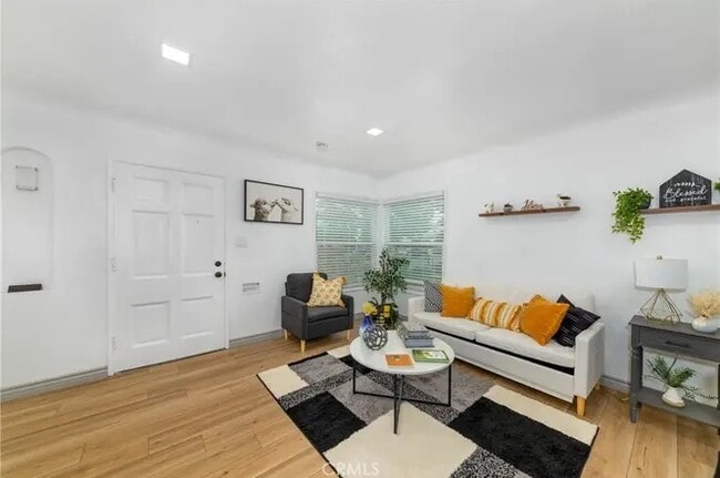 Building Photo - 218 E Hullett St