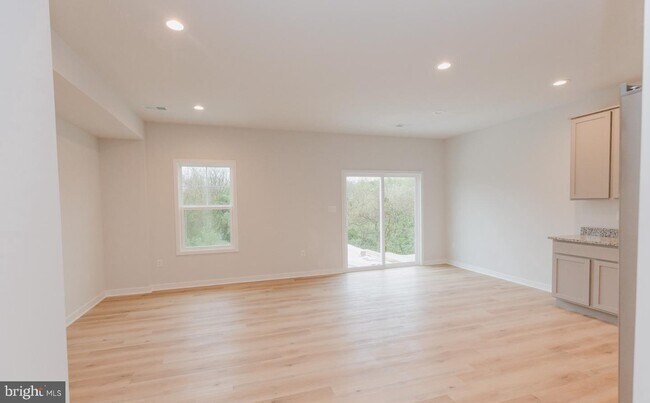 Building Photo - 49-45 WV-45