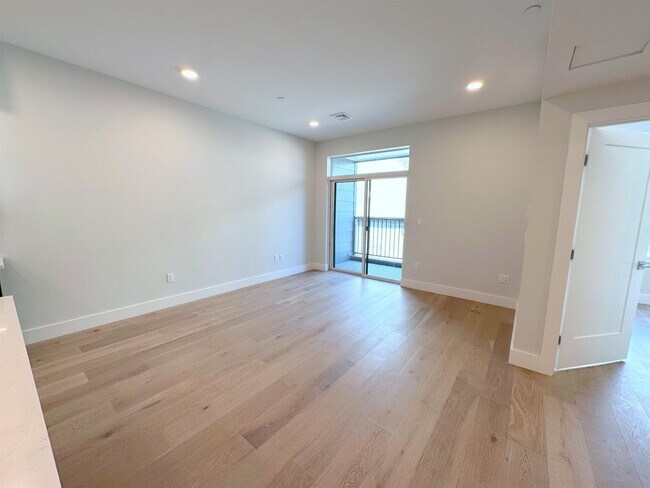 Building Photo - 108 Highland Ave