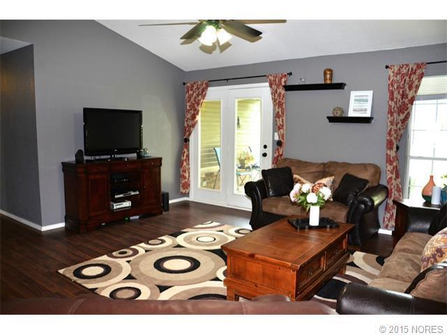 Foto del edificio - 9427 Magnolia Wood Dr