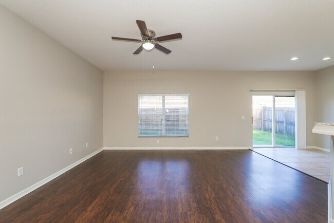 Foto del edificio - 713 Star Pointe Dr