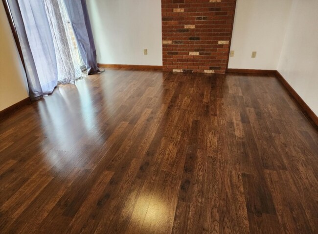 Foto del edificio - 436 Chapel Dr