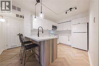 Building Photo - 2030 Cleaver Ave