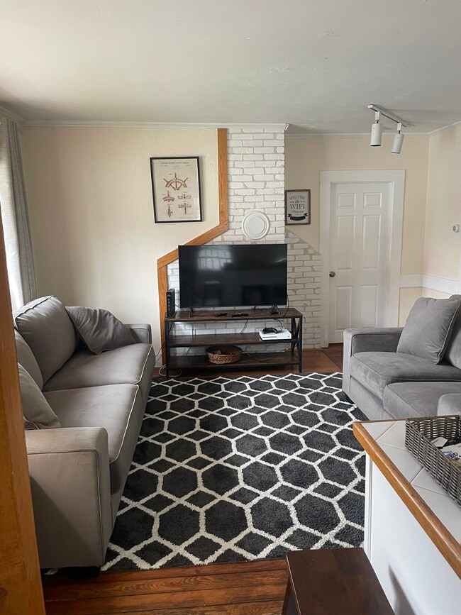 Living Room - 13 Holland St