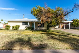 Building Photo - 3930 E Oak St