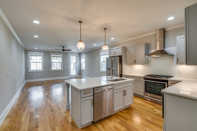 Building Photo - 4604A Michigan Ave