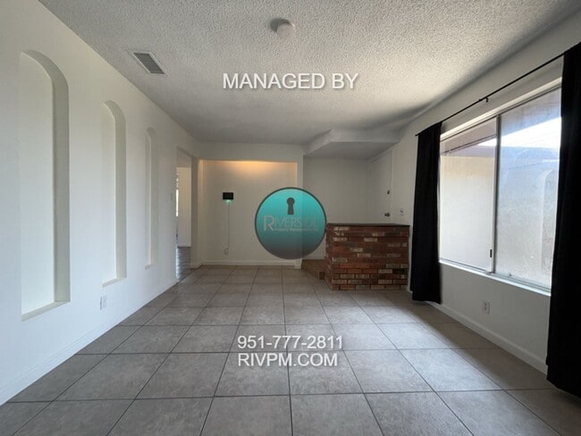 Building Photo - FOR RENT LOVELY SINGLE-STORY HOME IN FONTA...