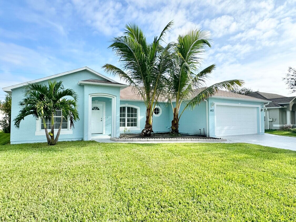 Primary Photo - 602 SW Bradshaw Cir