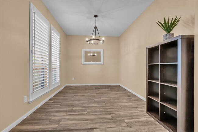 Foto del edificio - 8327 Terra Valley Ln