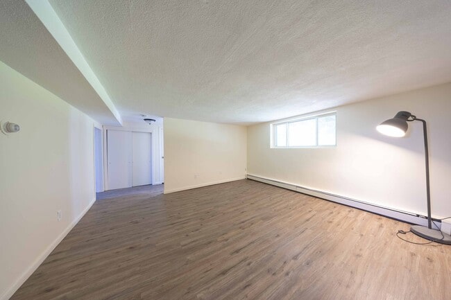 Building Photo - 33 Westgate Rd