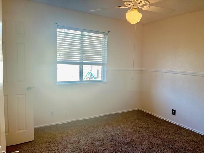 Foto del edificio - 16831 Bailey Jean Dr