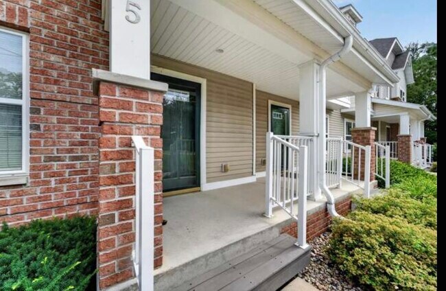 Foto del edificio - 707 Cricket Ln