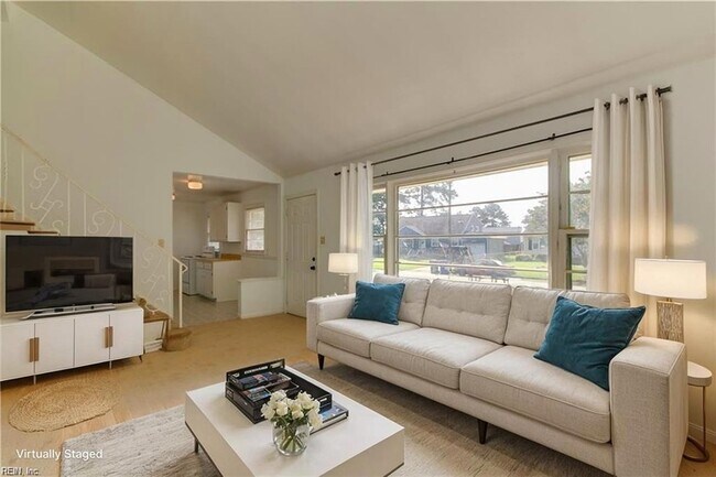 Foto del edificio - 1316 Gabriel Dr