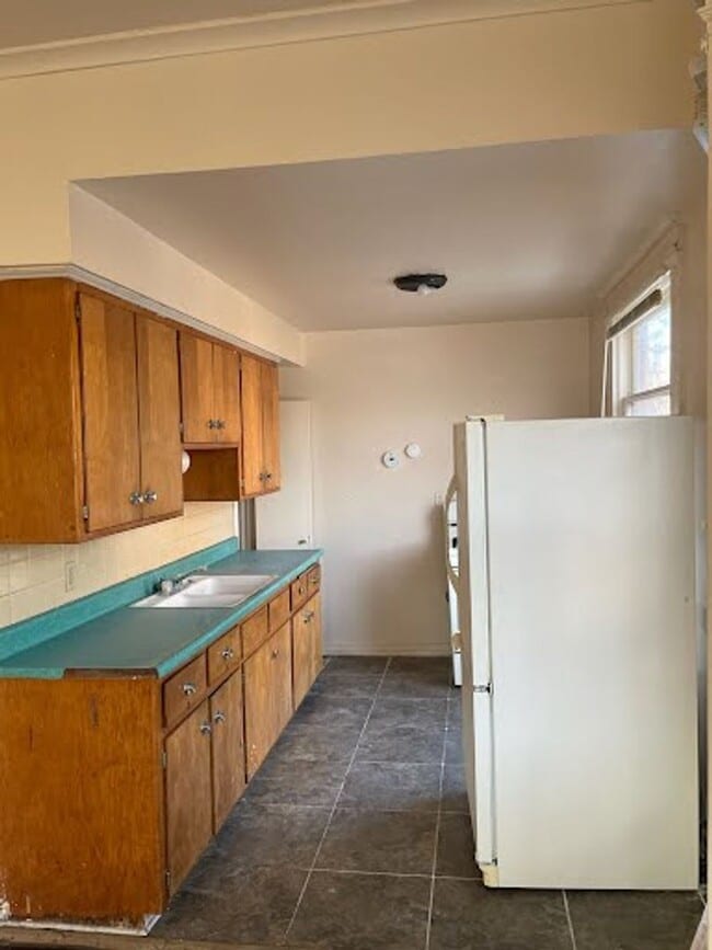 Building Photo - 2322 W Juneau Ave