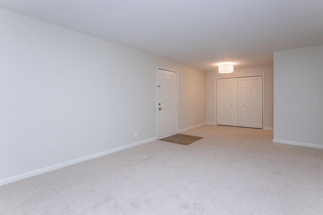 Building Photo - Western Hills Apartments