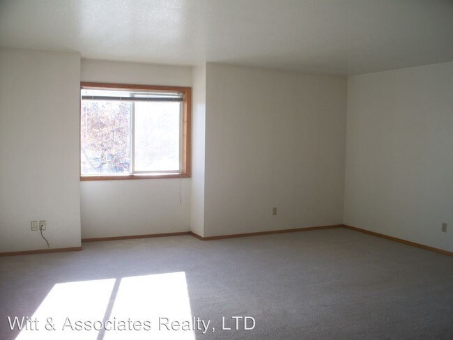 Building Photo - 519 S 15th Ave