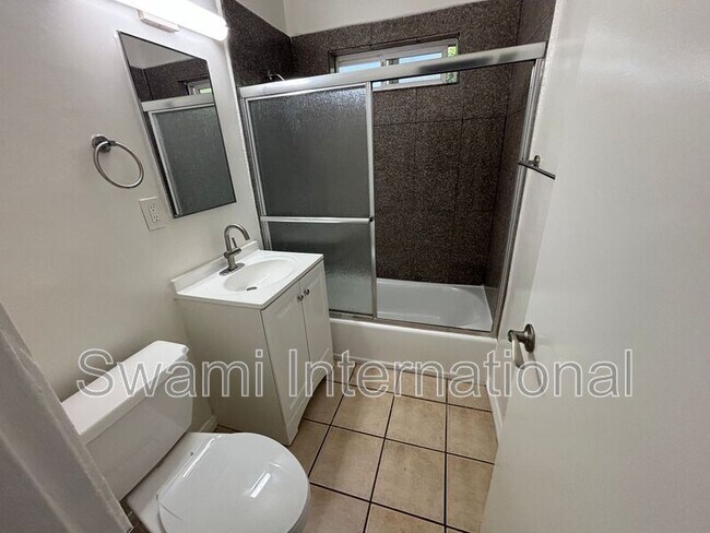 Foto del edificio - 13233 Kornblum Ave.