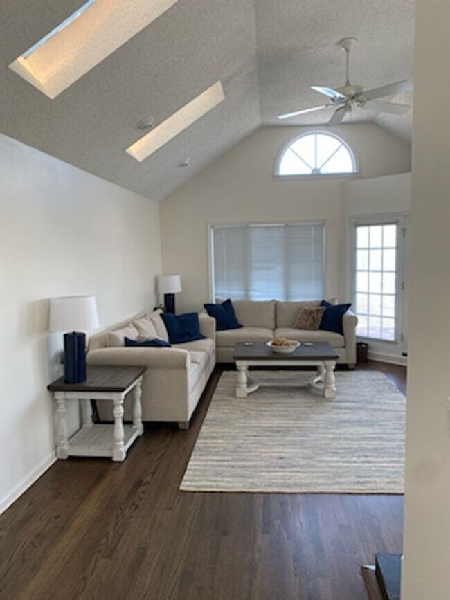 Building Photo - NORTH END VIRGINIA BEACH