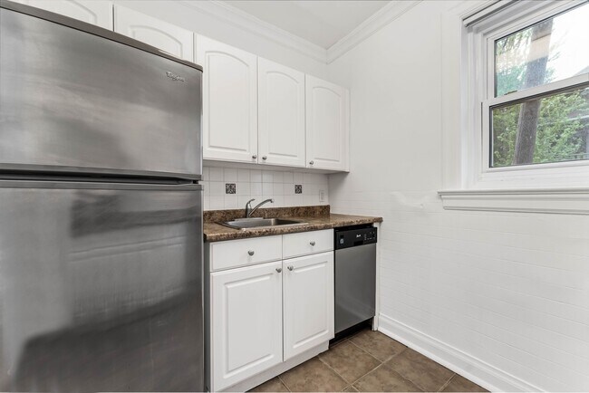 Photo du bâtiment - 235 Charlotte