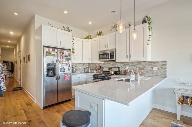 Foto del edificio - 3428 N Southport Ave