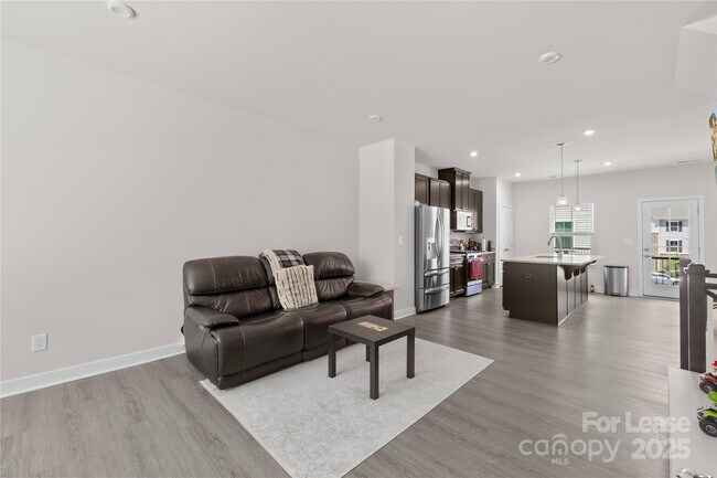 Foto del edificio - 9338 Mallard Mls Dr